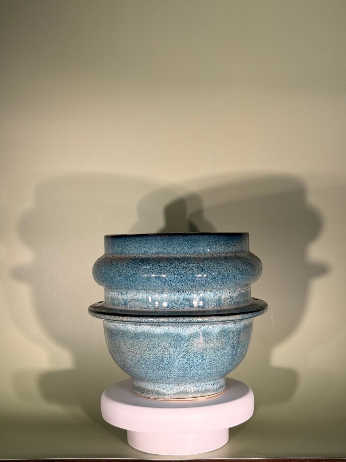 Osłonka ceramiczna w odcieniu błękitno-szarym