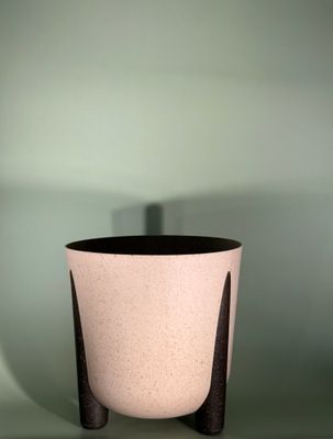 Osłonka plastikowa z nóżkami