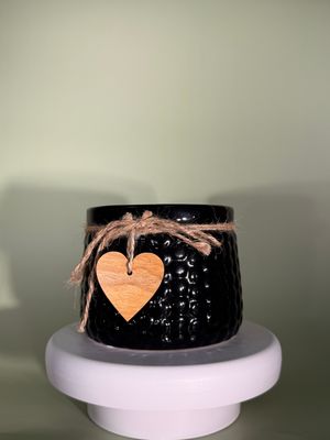 Osłonka czarna z wypukłymi łuskami