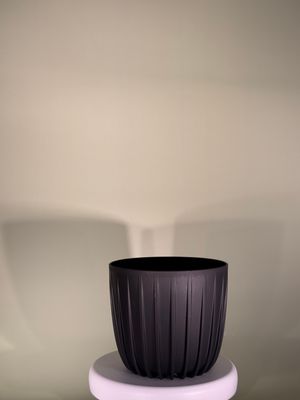 ​Osłonka plastikowa czarna matowa z ryflowaniem