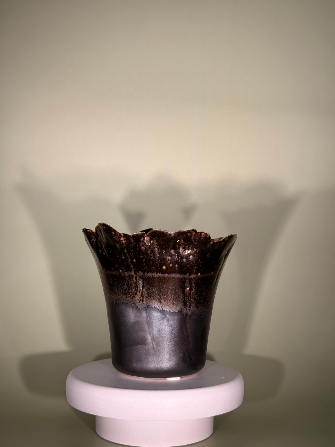 Osłonka ceramiczna imitująca metal