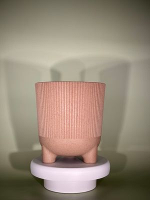 ​Osłonka plastikowa ciemna beżowa z nóżkami