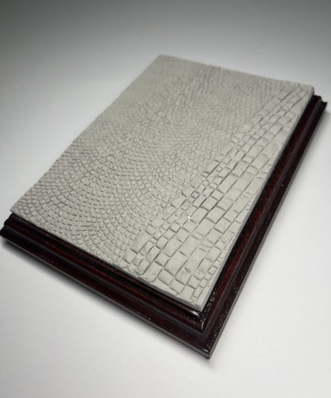 Podstawka dębowa Drewno &amp; Gips – Bruk – Prostokąt S | Mahoń | Frez klasyczny