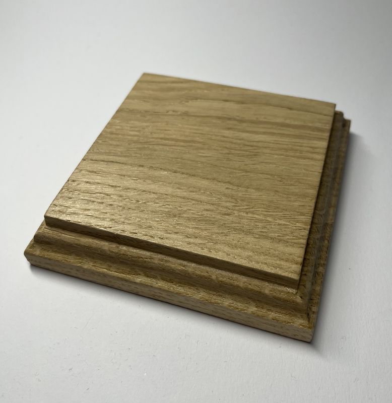 Kwadratowa podstawka dębowa - M | Natural | Frez klasyczny