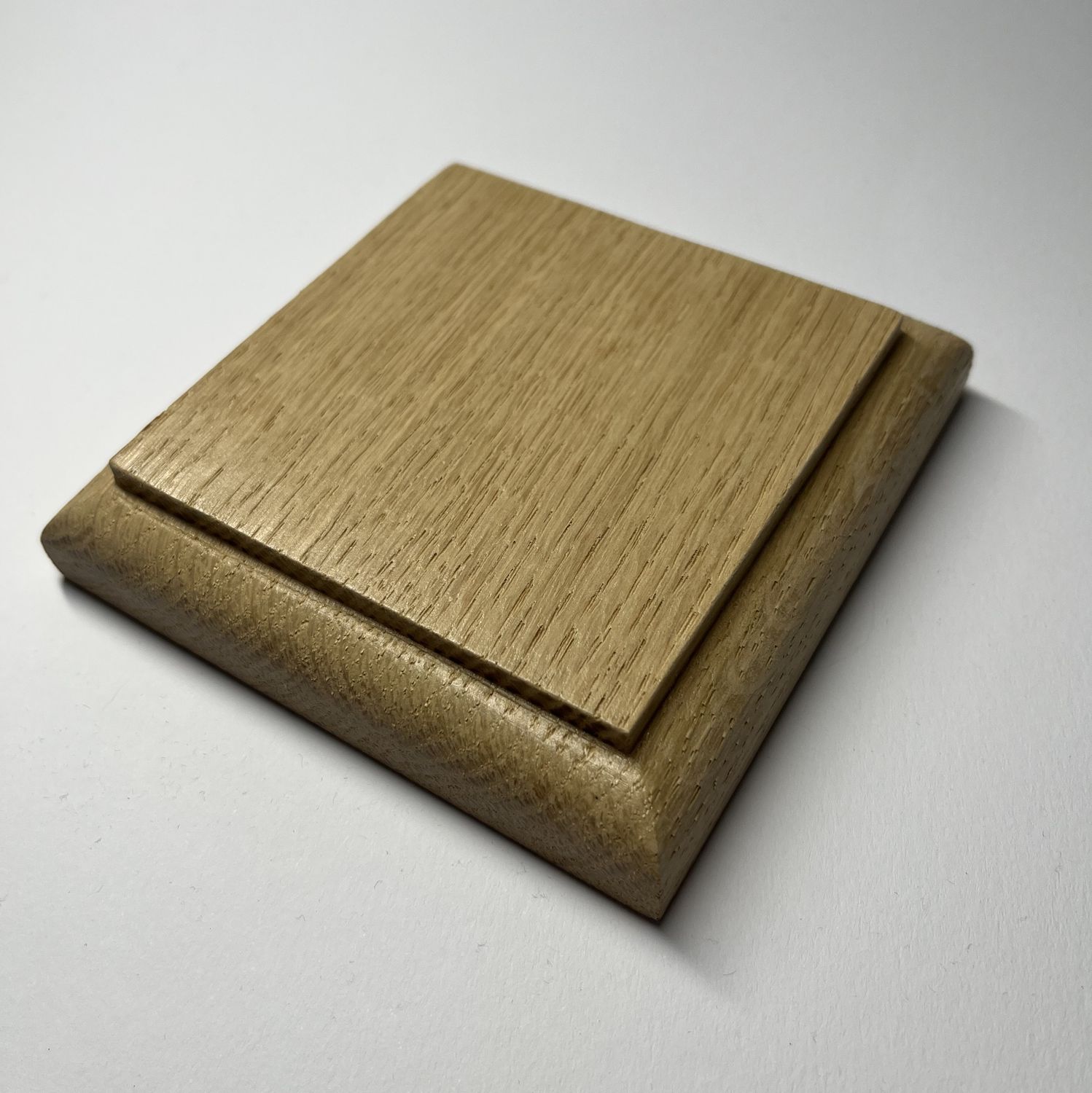 Kwadratowa podstawka dębowa - M | Natural | Frez zaaokrąglony