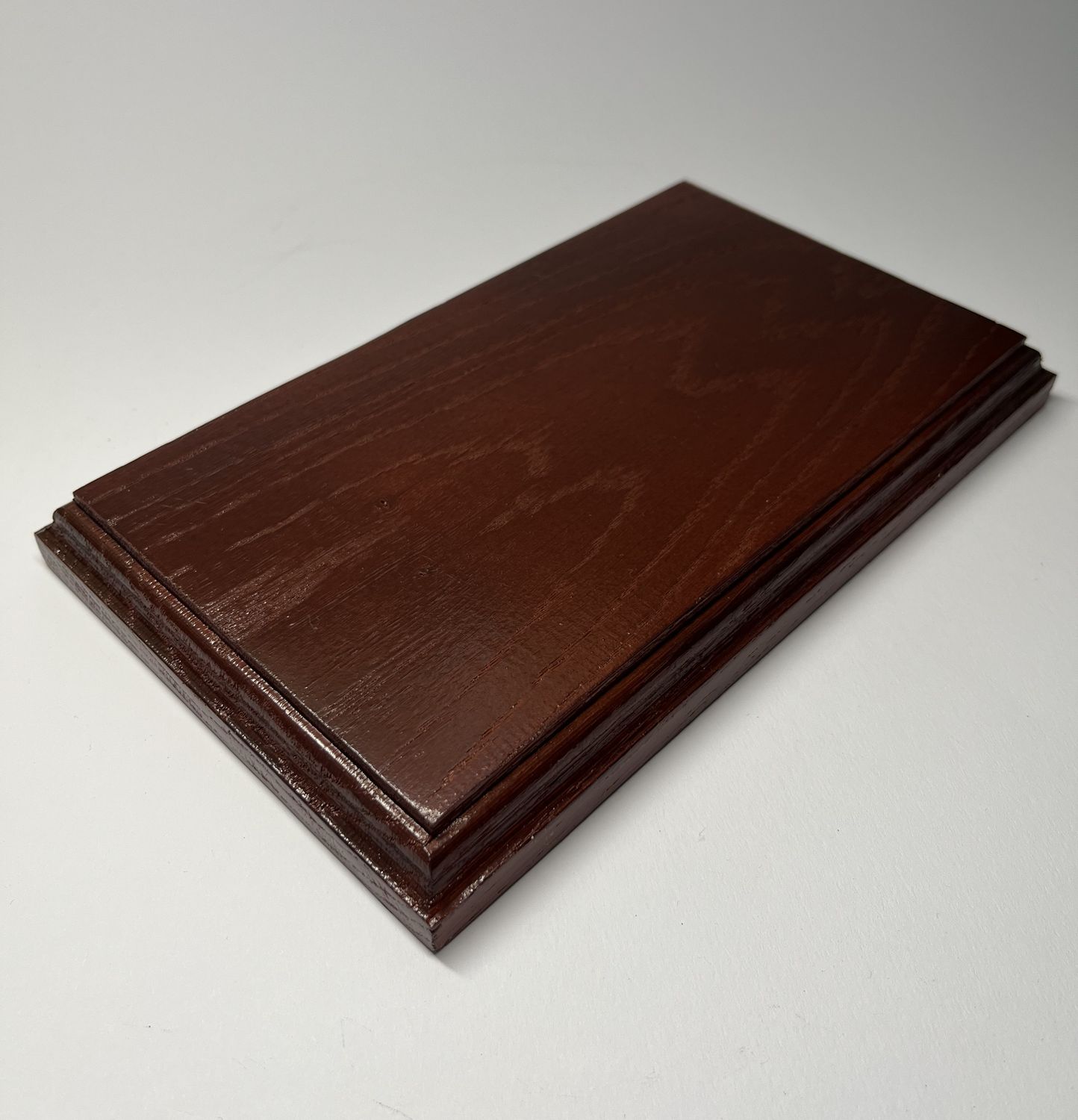 Prostokątna podstawka dębowa – L | Mahoń | Frez klasyczny