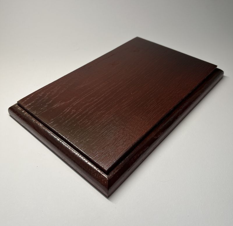 Prostokątna podstawka dębowa – M | Mahoń | Frez zaokrąglony