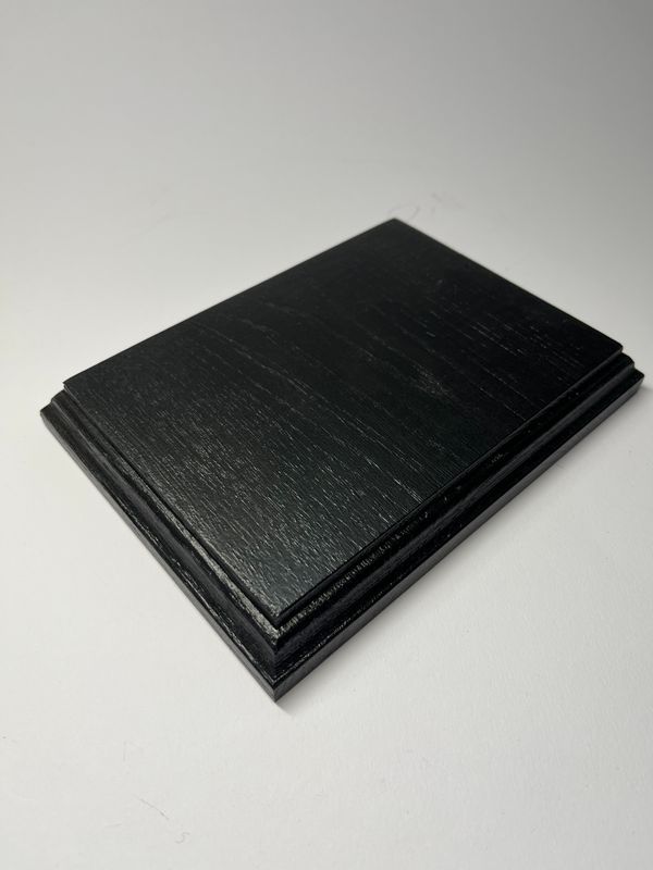 Prostokątna podstawka dębowa – S | Czarny| Frez zaokrąglony