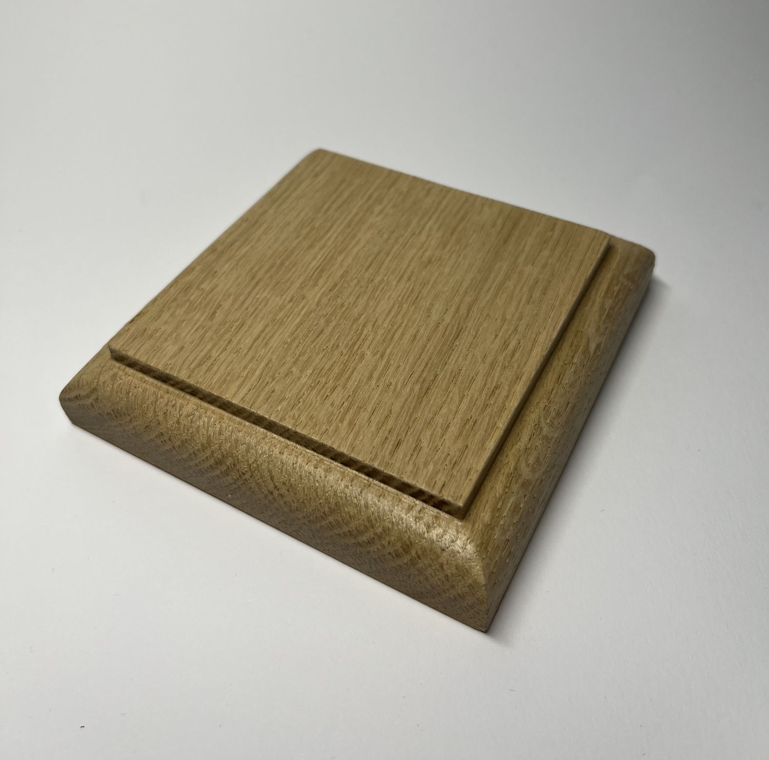 Kwadratowa podstawka dębowa - S | Natural | Frez zaaokrąglony