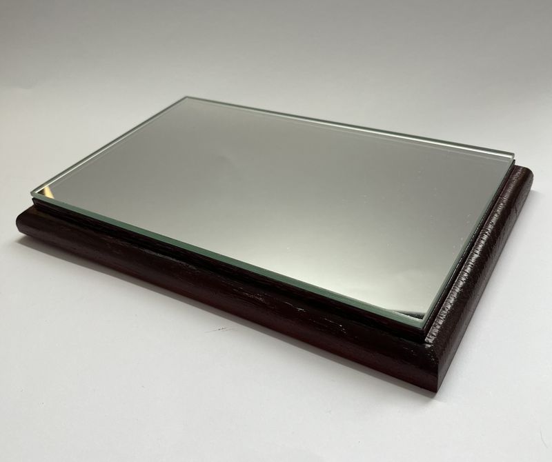 Podstawka dębowa Drewno &amp; Lustro – Prostokąt L| Mahoń| Frez zaokrąglony