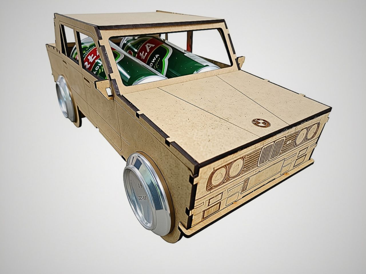 Drewniany model BMW E30 – personalizowany prezent dla fana motoryzacji