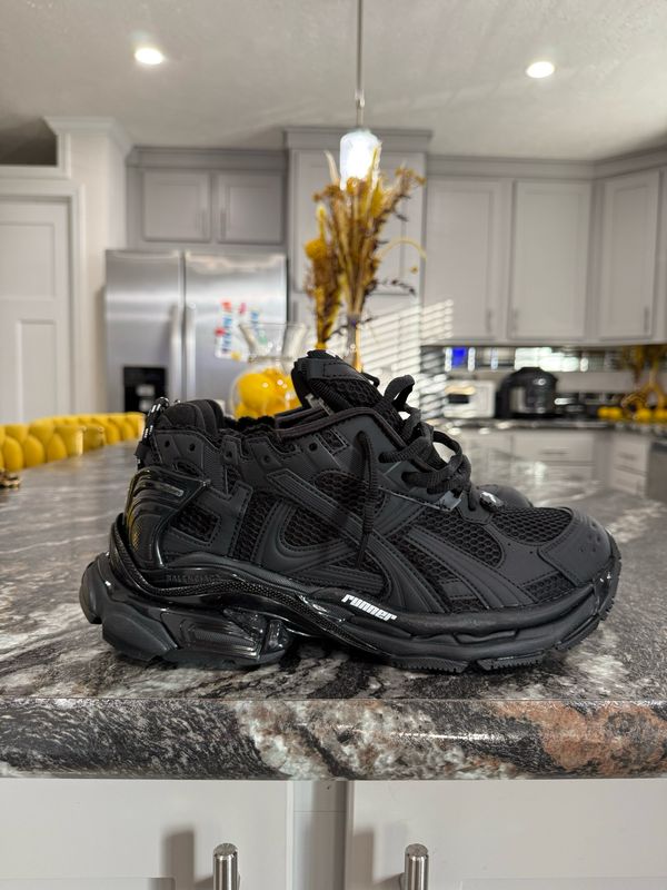 BB RUNNERS - MATTE BLACK