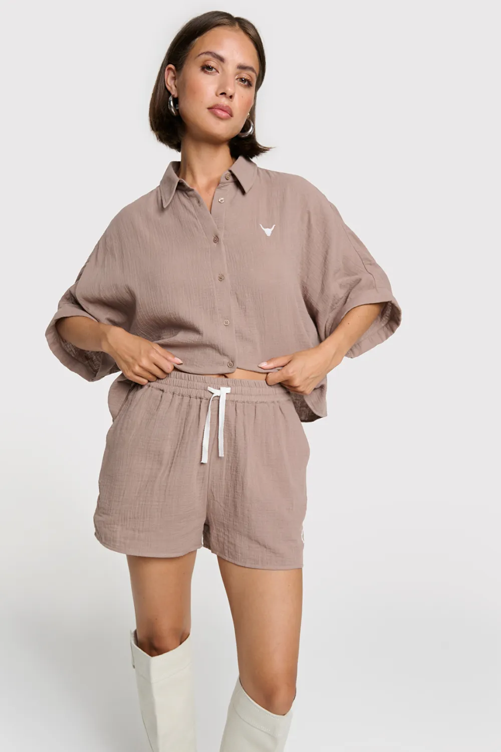 Alix the Label CRINKLE SHORTS 2604143697 taupe