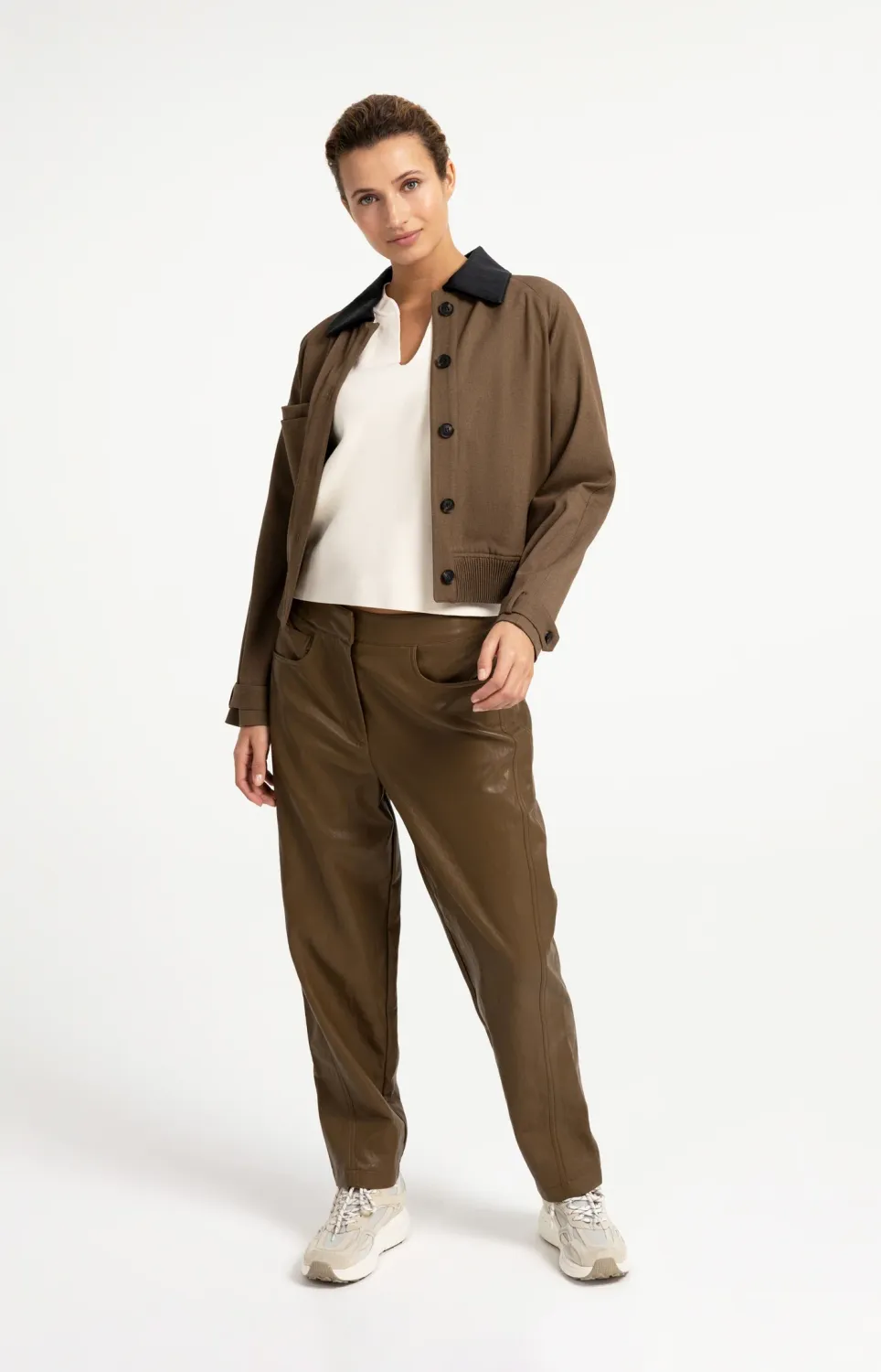 YaYa Kunstleren broek met wortelmod 01-309289-608 PURE CASHMERE BROWN