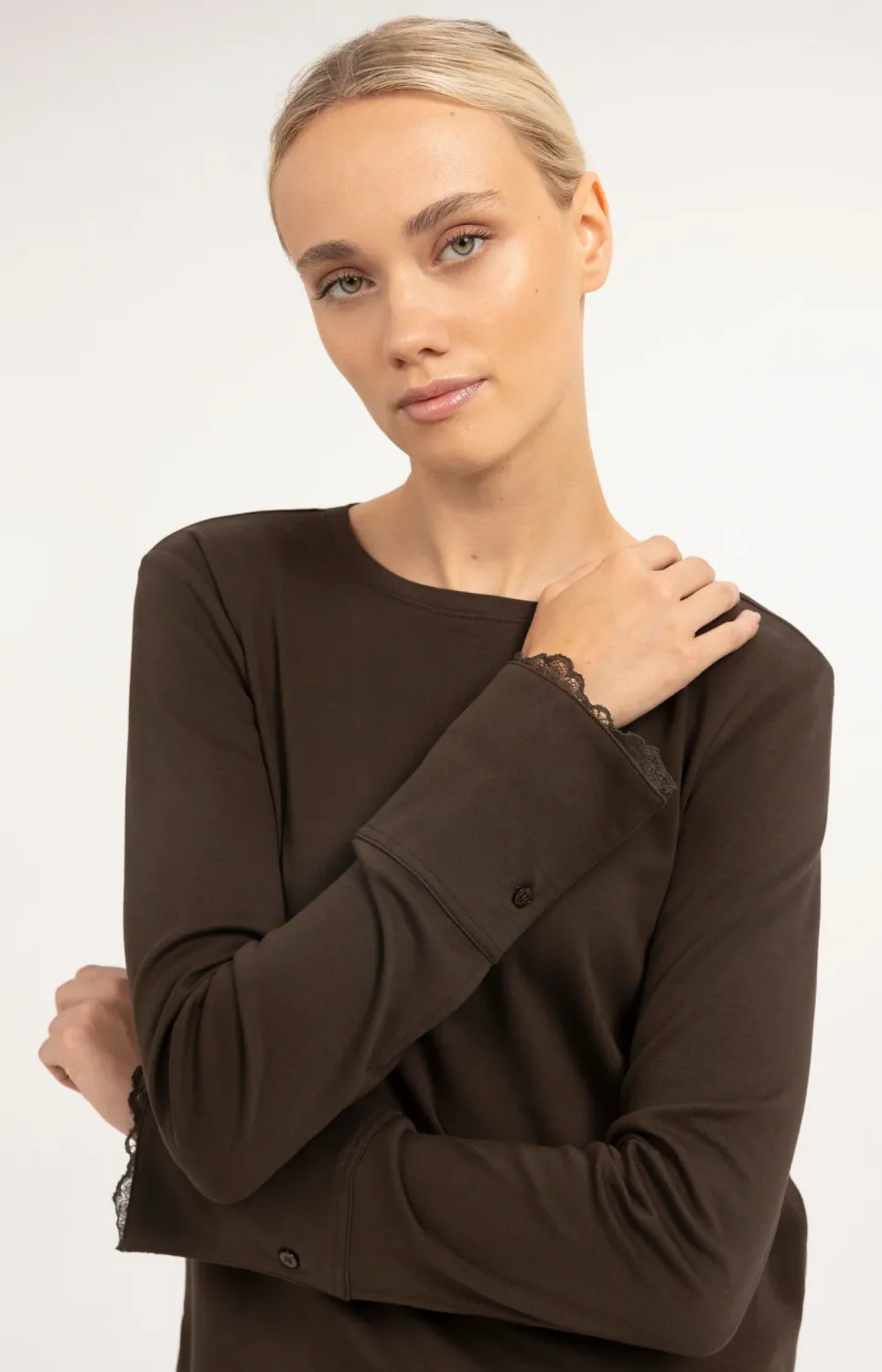 YaYa top met lange mouwen en kantdetails – bruin