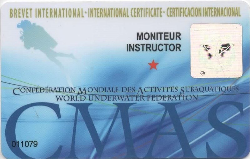 BREVET DE INSTRUTOR DE MERGULHO DE 01 ESTRELA  - RENOVAÇÃO 05 ANOS.