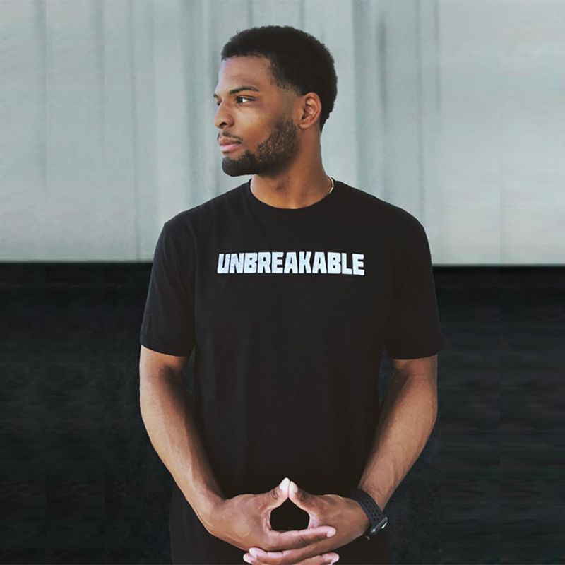 UNBREAKABLE GRAPHIC TEE - Black