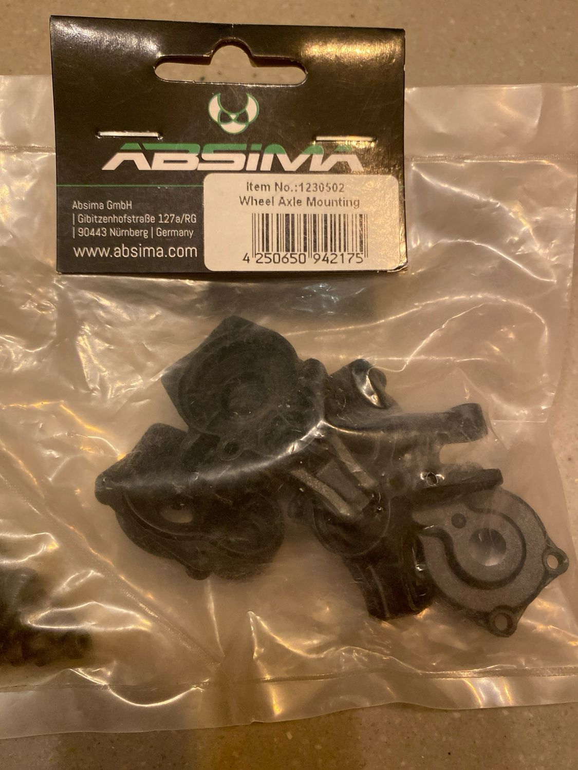 Absima wheel axle mounting