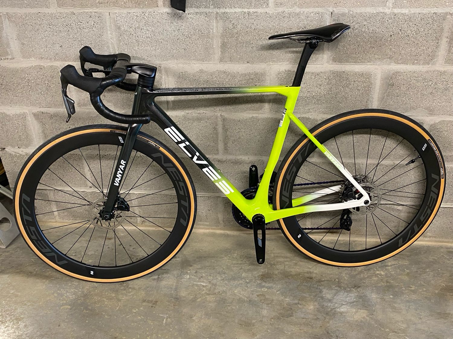 Elves vanyar pro 53 sram rival axs