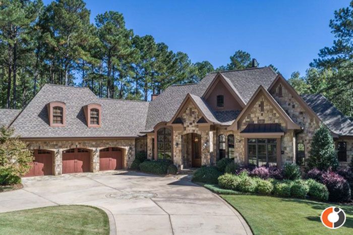 Homes 6,001 Sqft &amp; Above