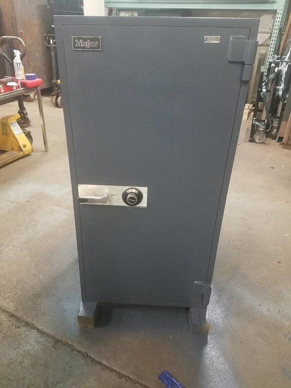 Major TL30 Plate Safe with 3 shelves