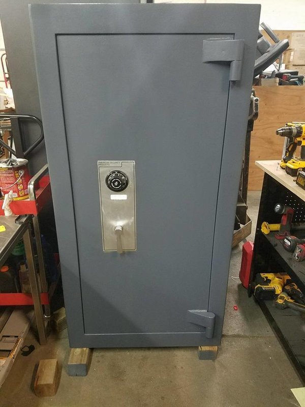 ​Amsec TL15 with locking inner compartment