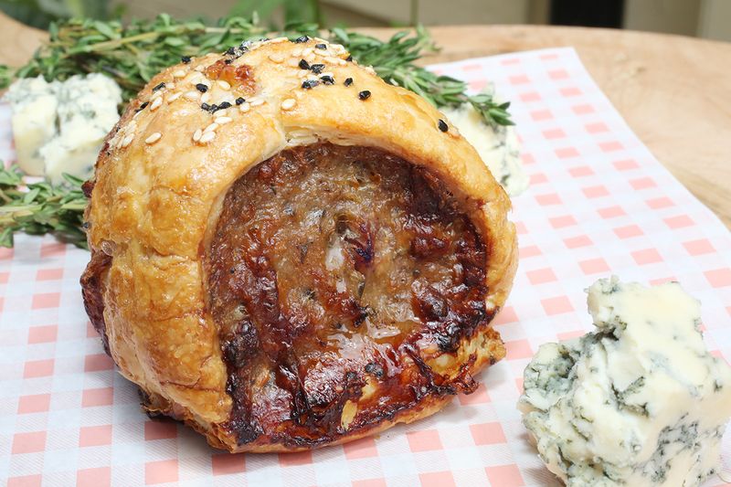 Pork &amp; stilton mini sausage roll qty 10