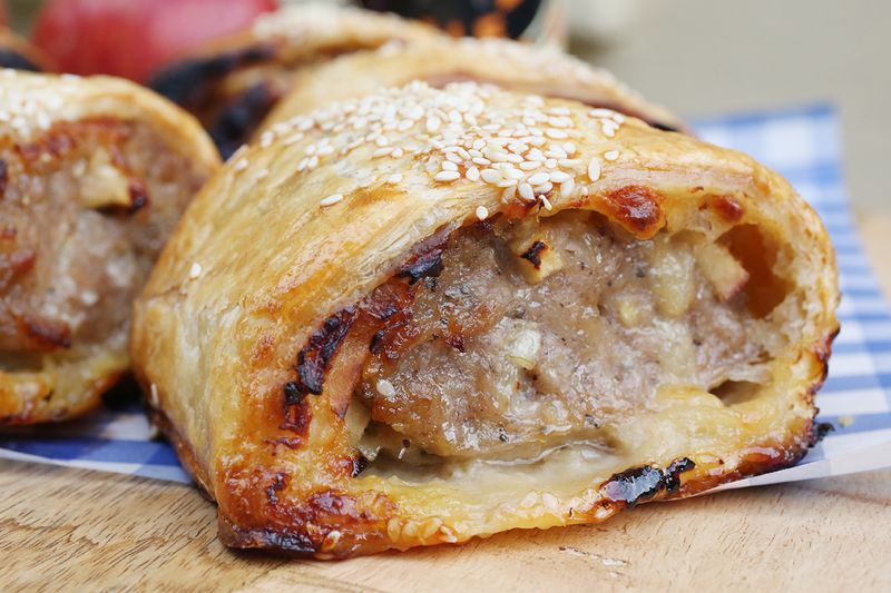 Ploughman's mini sausage roll qty 10