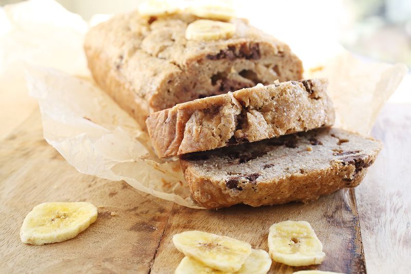 Banana &amp; dark chocolate loaf cake