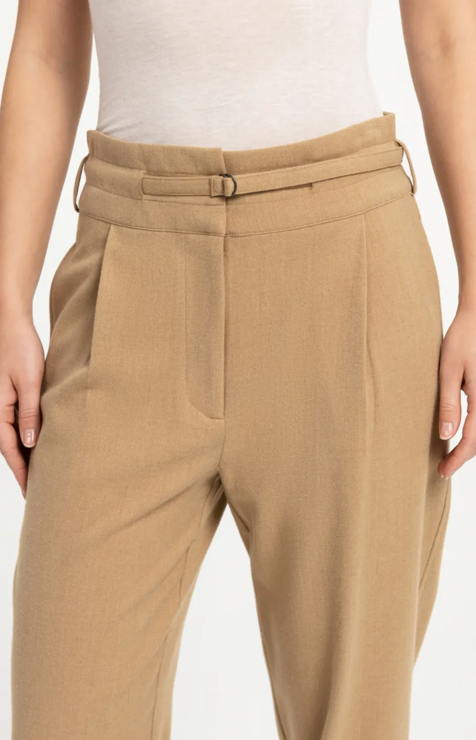 High-Waist Trousers with Belt Detail - Cornstalk Brown Melange