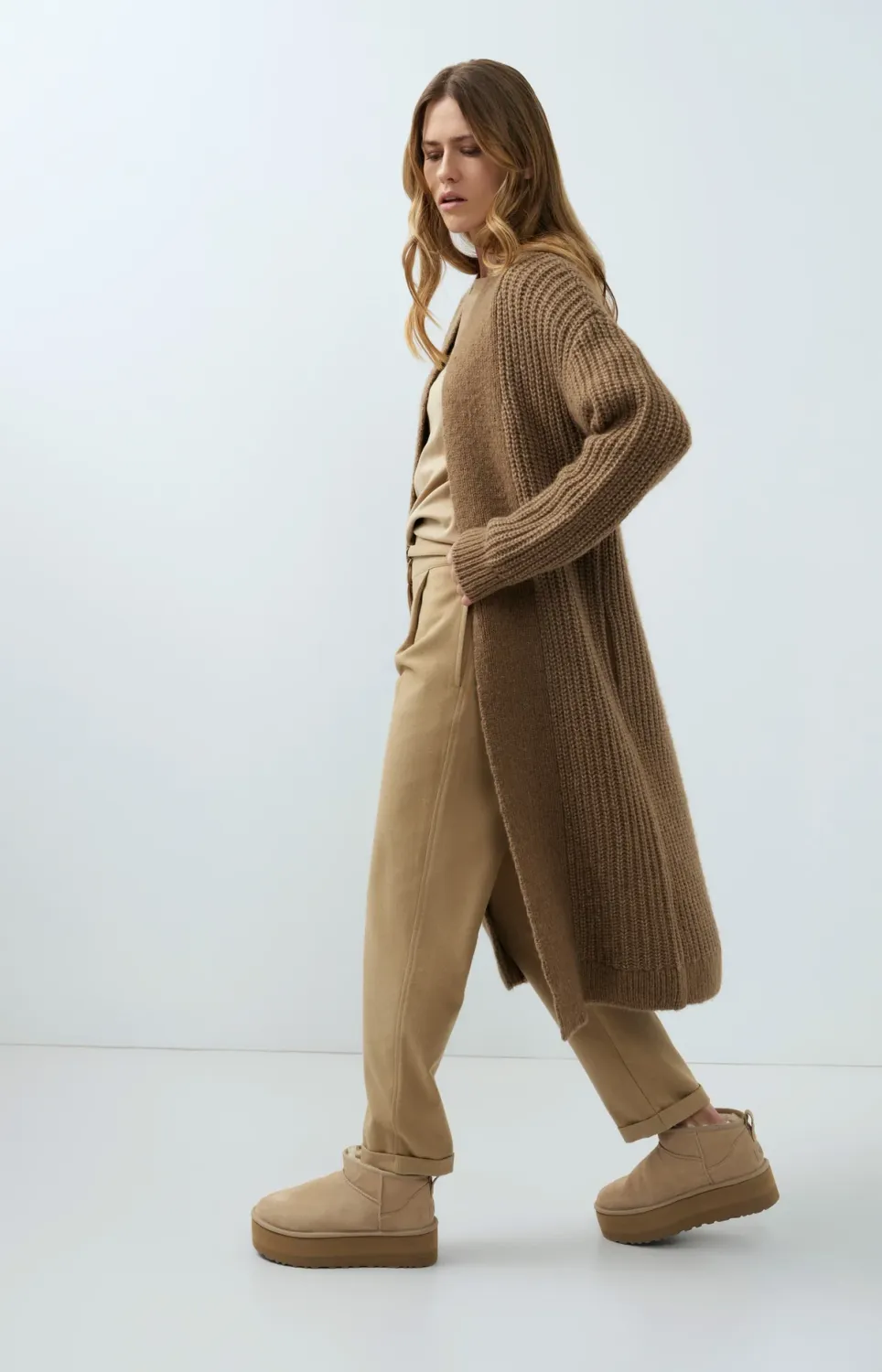 High-Waist Trousers with Belt Detail - Cornstalk Brown Melange