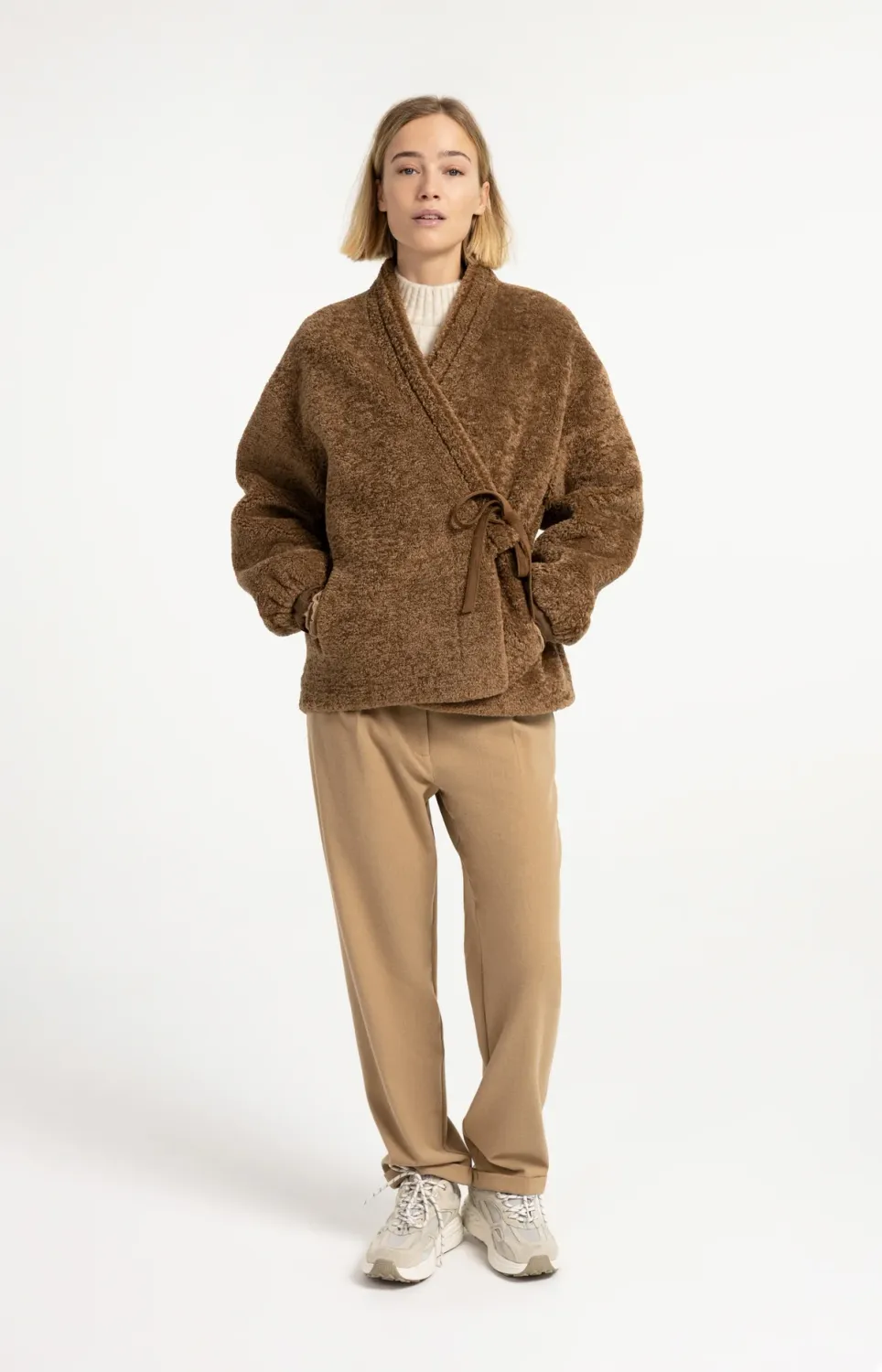 High-Waist Trousers with Belt Detail - Cornstalk Brown Melange