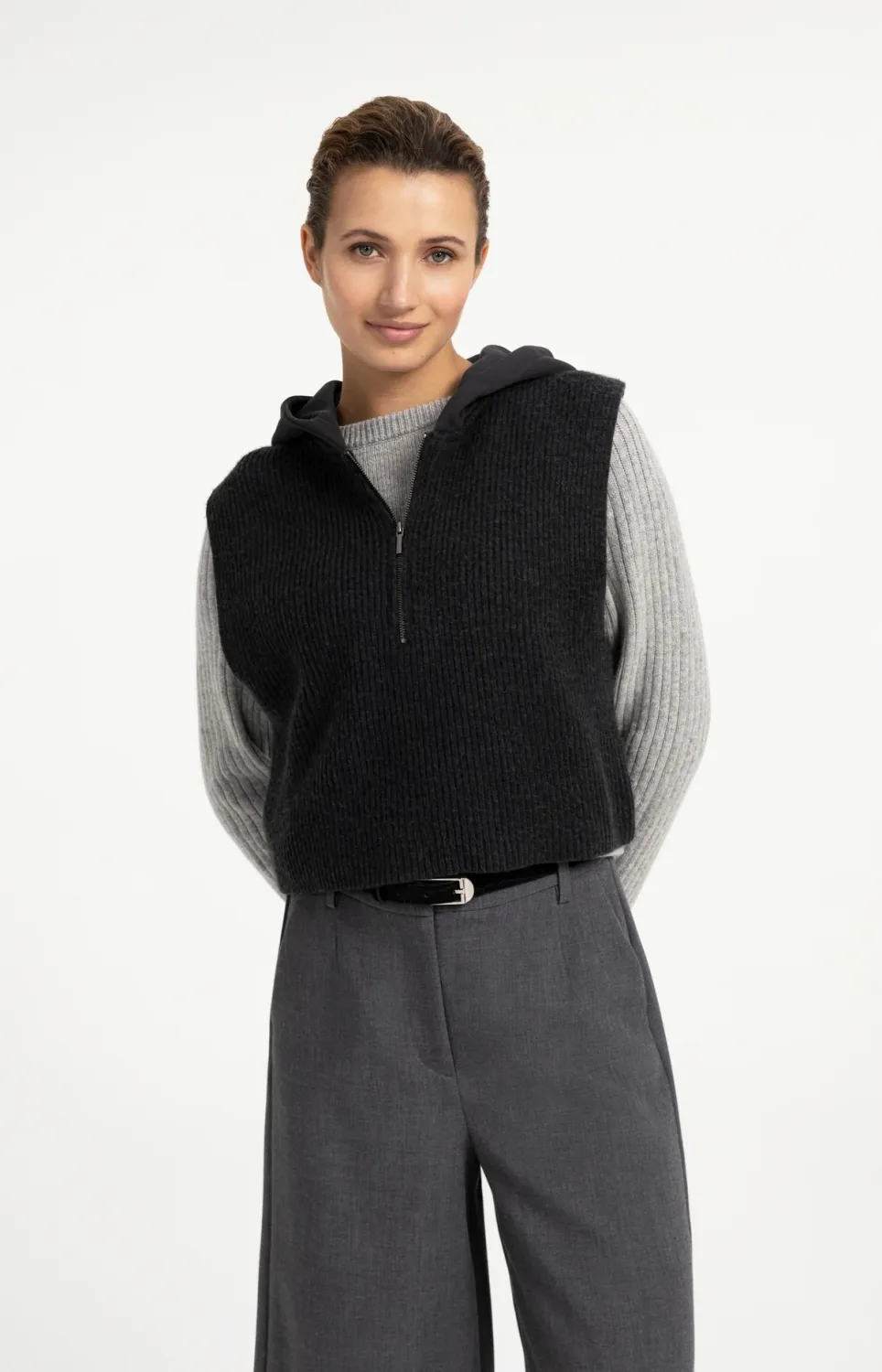 Sleeveless Knitted Top with Jersey Hood - Hole Black