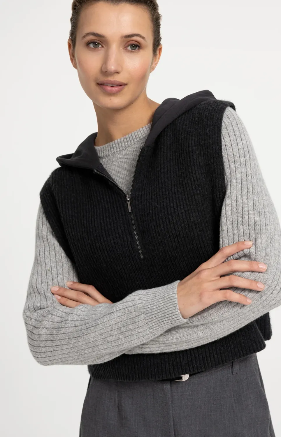 Sleeveless Knitted Top with Jersey Hood - Hole Black