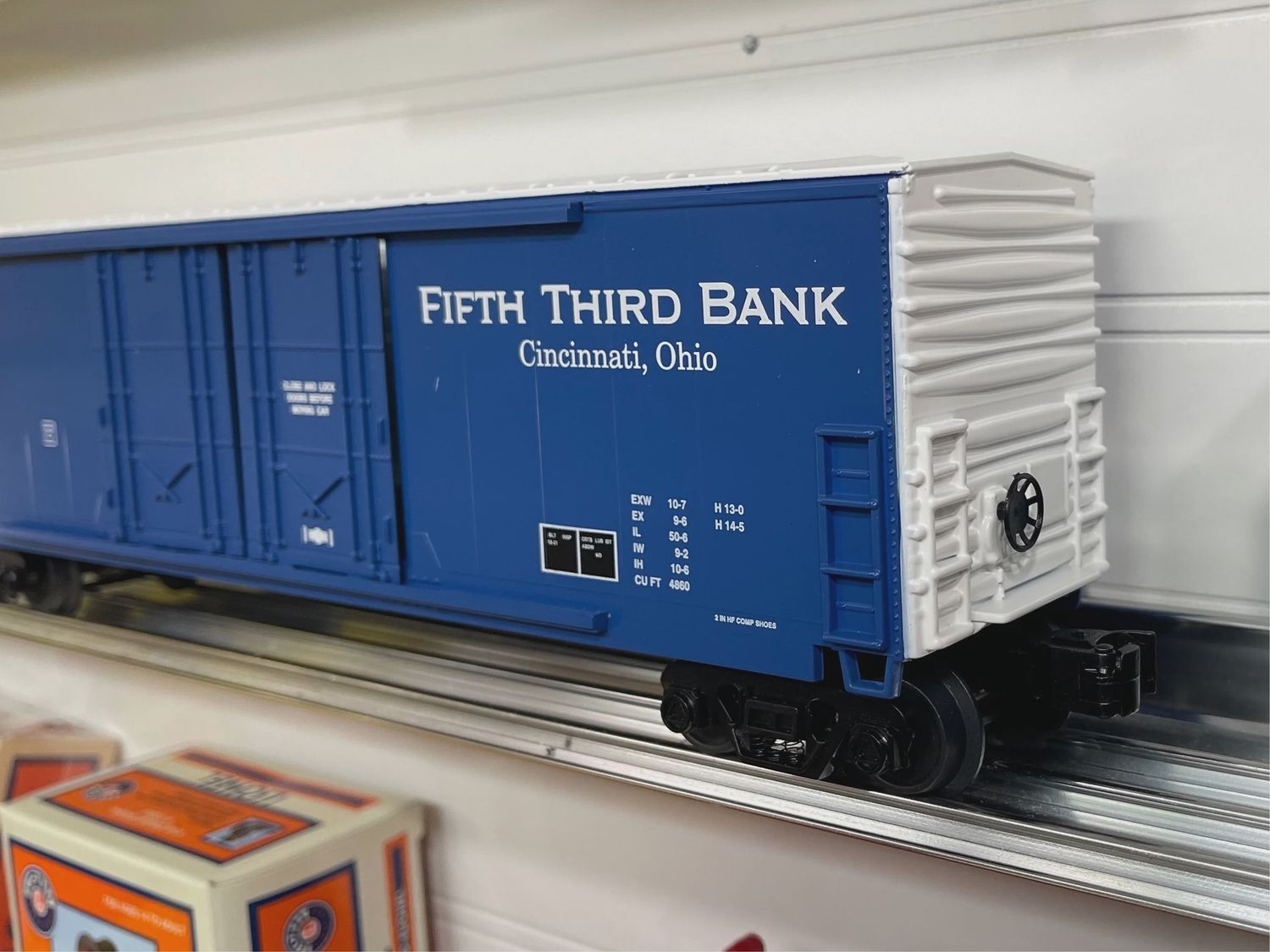 30-71084 - Fifth Third Bank 50’ Double-Door Plugged Box Car #530002