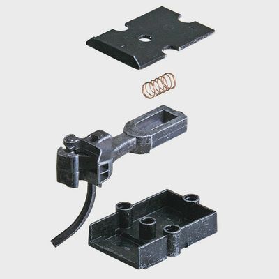 745-Kadee - O Scale Metal Prototype Coupler - Medium Centerset Shank / 2 Pair