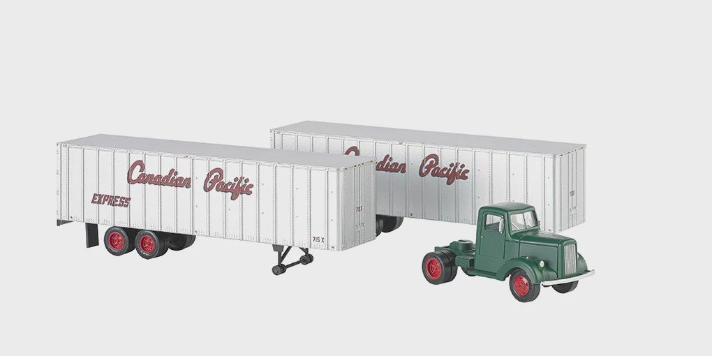 42233 - CANADIAN PACIFIC - GREEN TRUCK CAB &amp; 2 PIGGYBACK TRAILERS (HO)