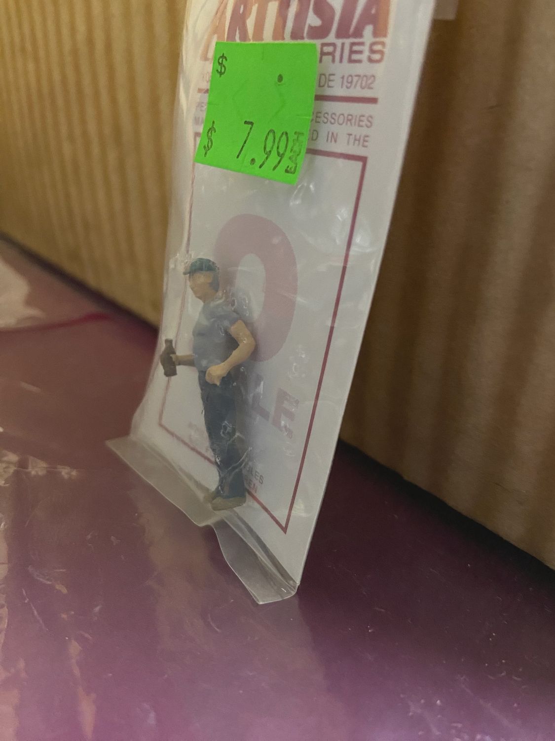 A1168 - Standing Man with Bottle