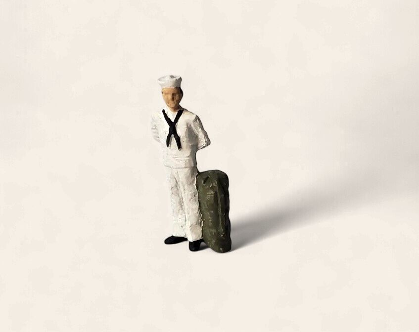 1224 - Standing Sailor with Bag