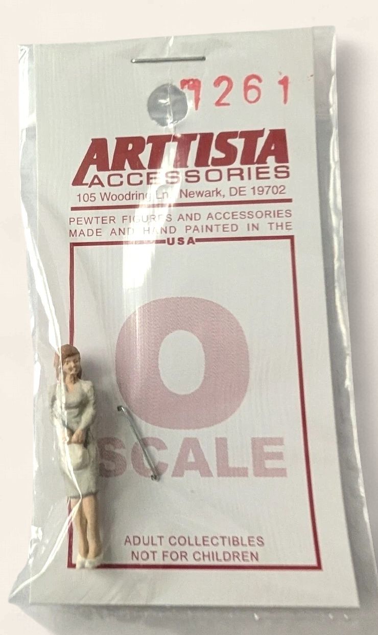 A1261 - Waiting Young Woman