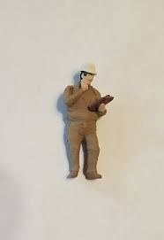 A1149 - Standing Man with Clipboard