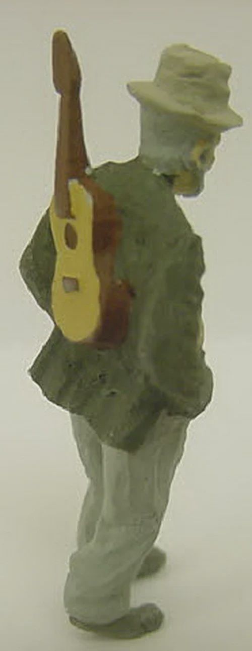 a1424 - HOBO W/GUITAR