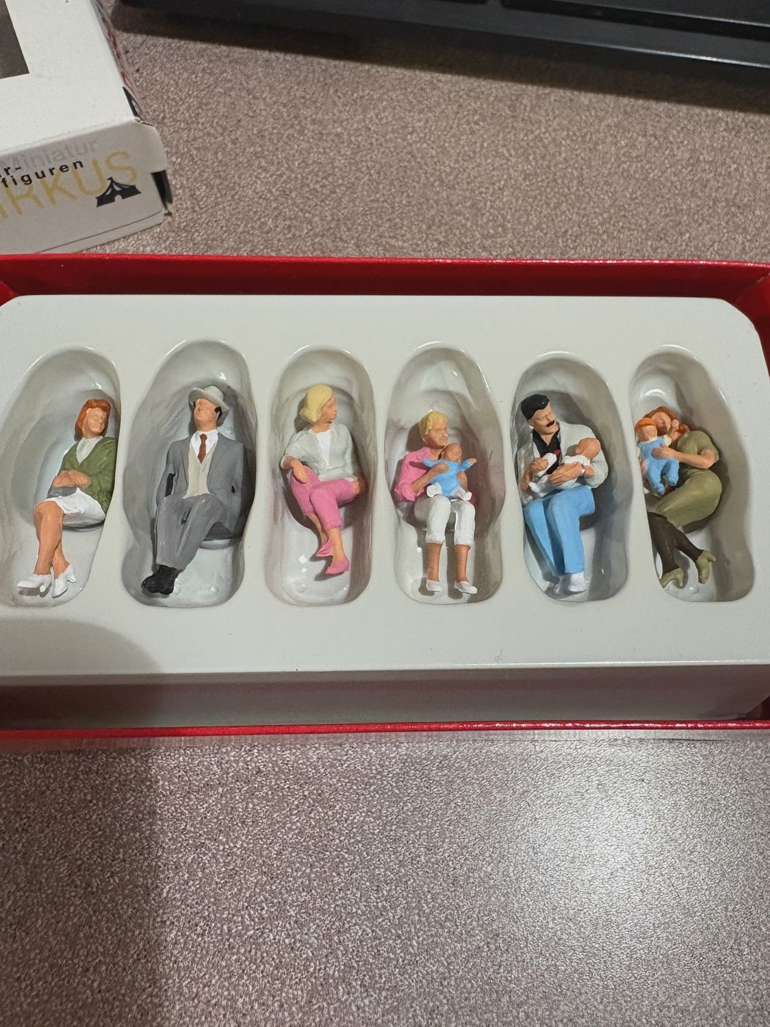 65327 - Seated Persons