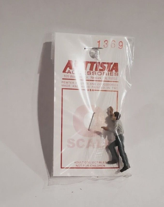 A1369 - Man Climbing