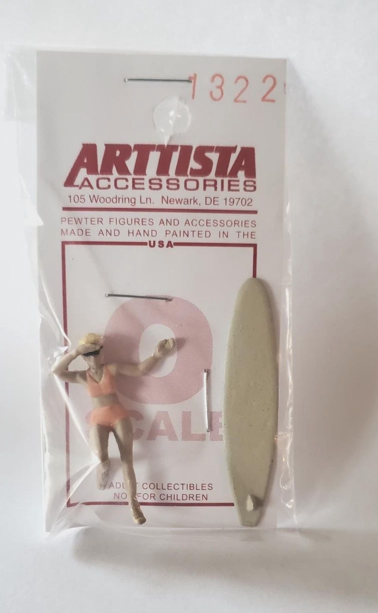 A1322 - Surfer Girl with Board