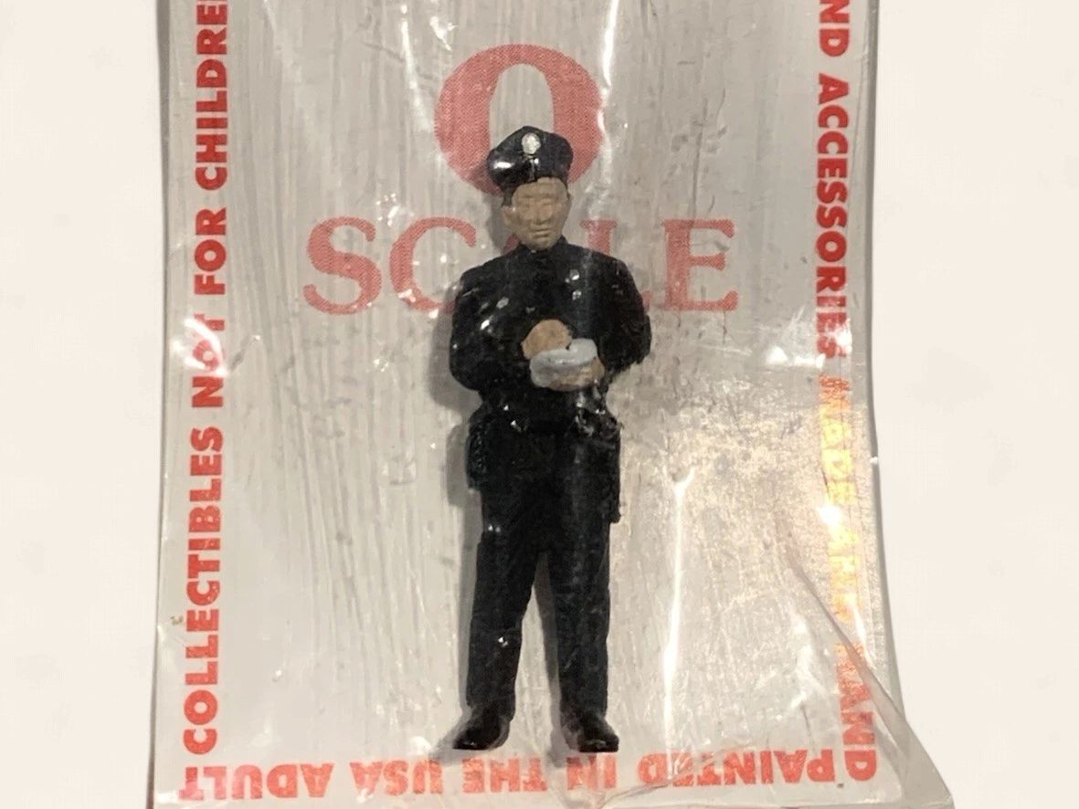 A1448 - Policeman Writing Ticket