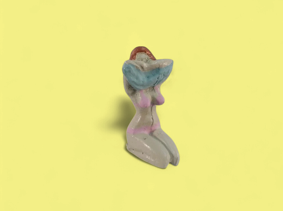 A1525 - Woman Taking Off Top