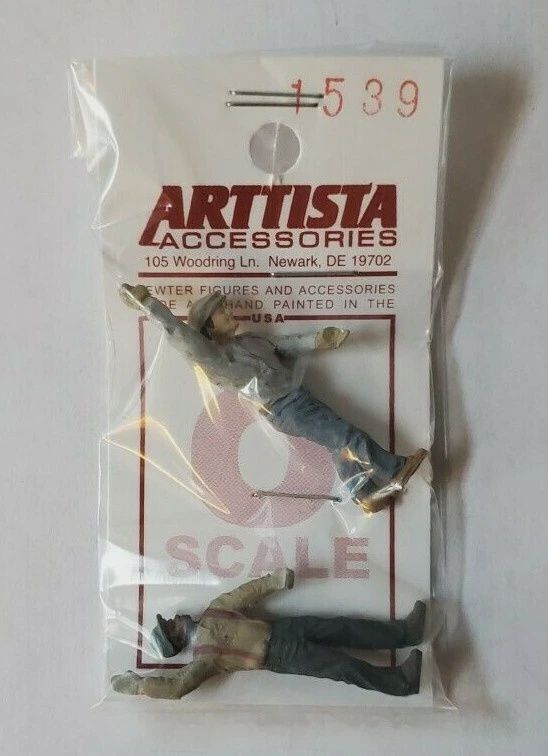 A1539 - Two Workers Carring Glass