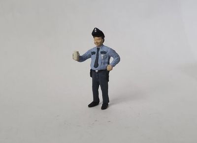 A1516 - Policeman with Glass