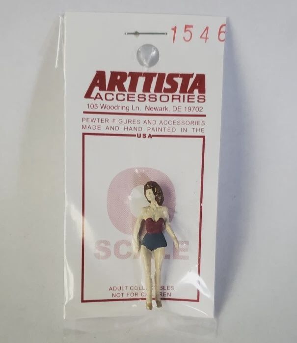 A1546 - Attractive Passerby